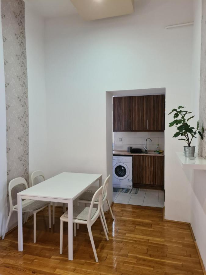 Feeling Home In The Heart Of Budapest Bagian luar foto